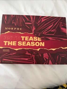 Morphe Tease The Season Eyeshadow Palette - Red & Gold Graphic Packaging